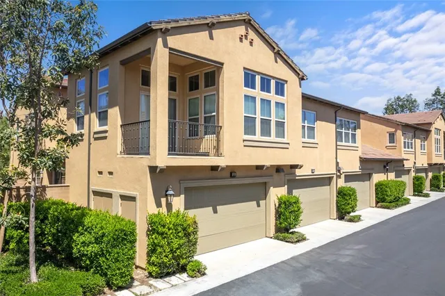 $4,600 | 111 Thornhurst, Irvine, CA 92620