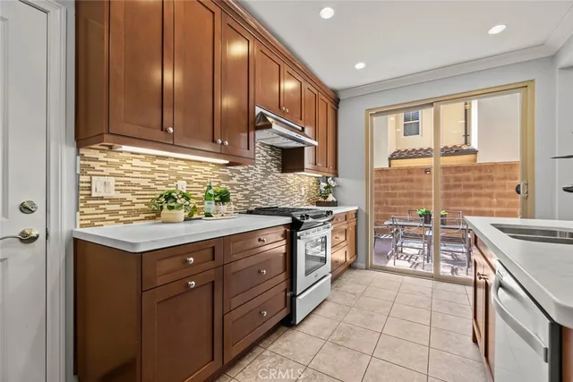 $4,600 | 111 Thornhurst, Irvine, CA 92620