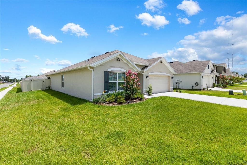 6854 Southeast 3rd Loop Ocala, FL 34472 - Photo 2 of 37 Gallery Image 2