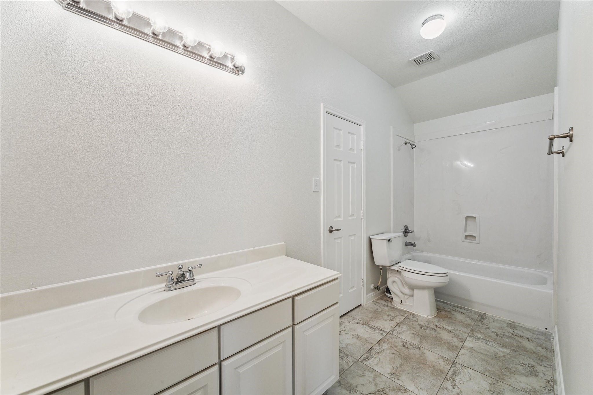 1805 Clover Patch Alvin, TX 77511 - Photo 11 of 14