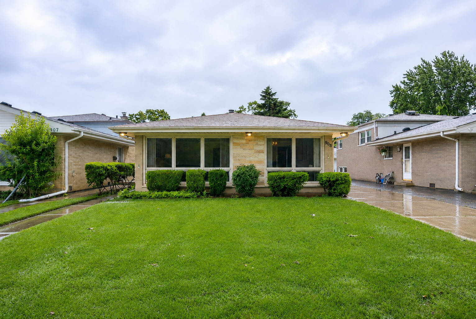905 Long Road Glenview, IL 60025 - Photo 1 of 10 Gallery Image 1