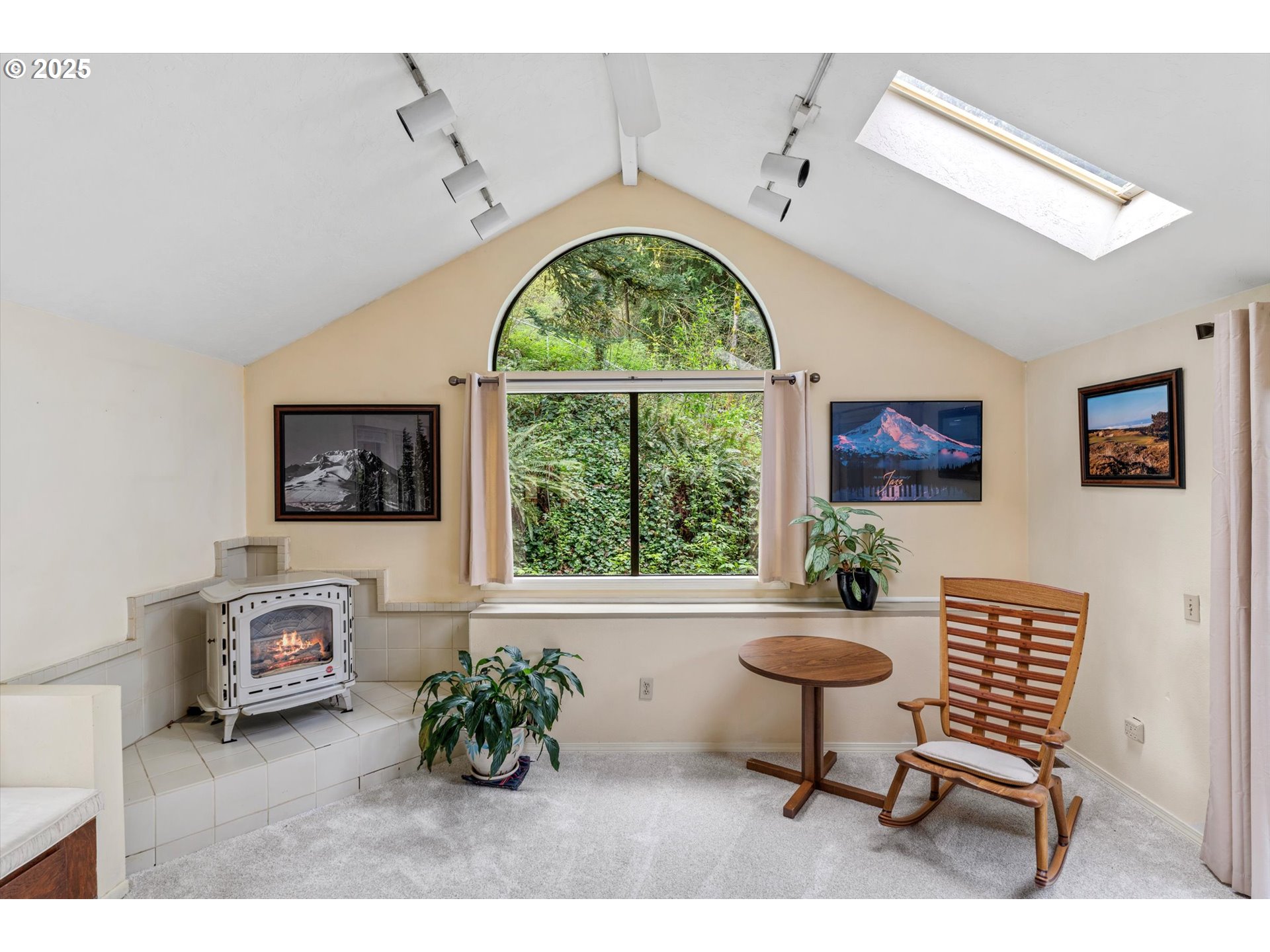 756 Southeast 27th Street Gresham, OR 97080 - Photo 14 of 46 a living room with furniture and a window