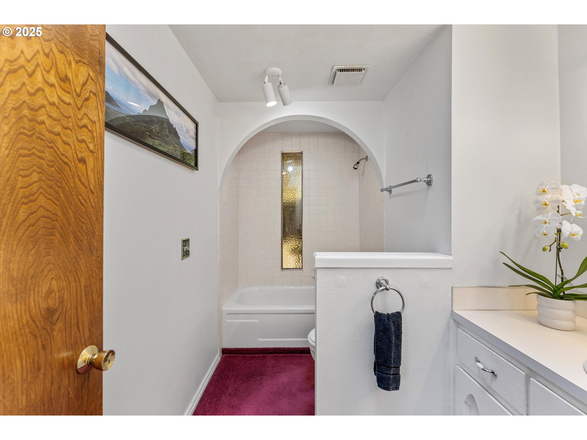 756 Southeast 27th Street Gresham, OR 97080 - Photo 16 of 46 a bathroom with a sink and a mirror