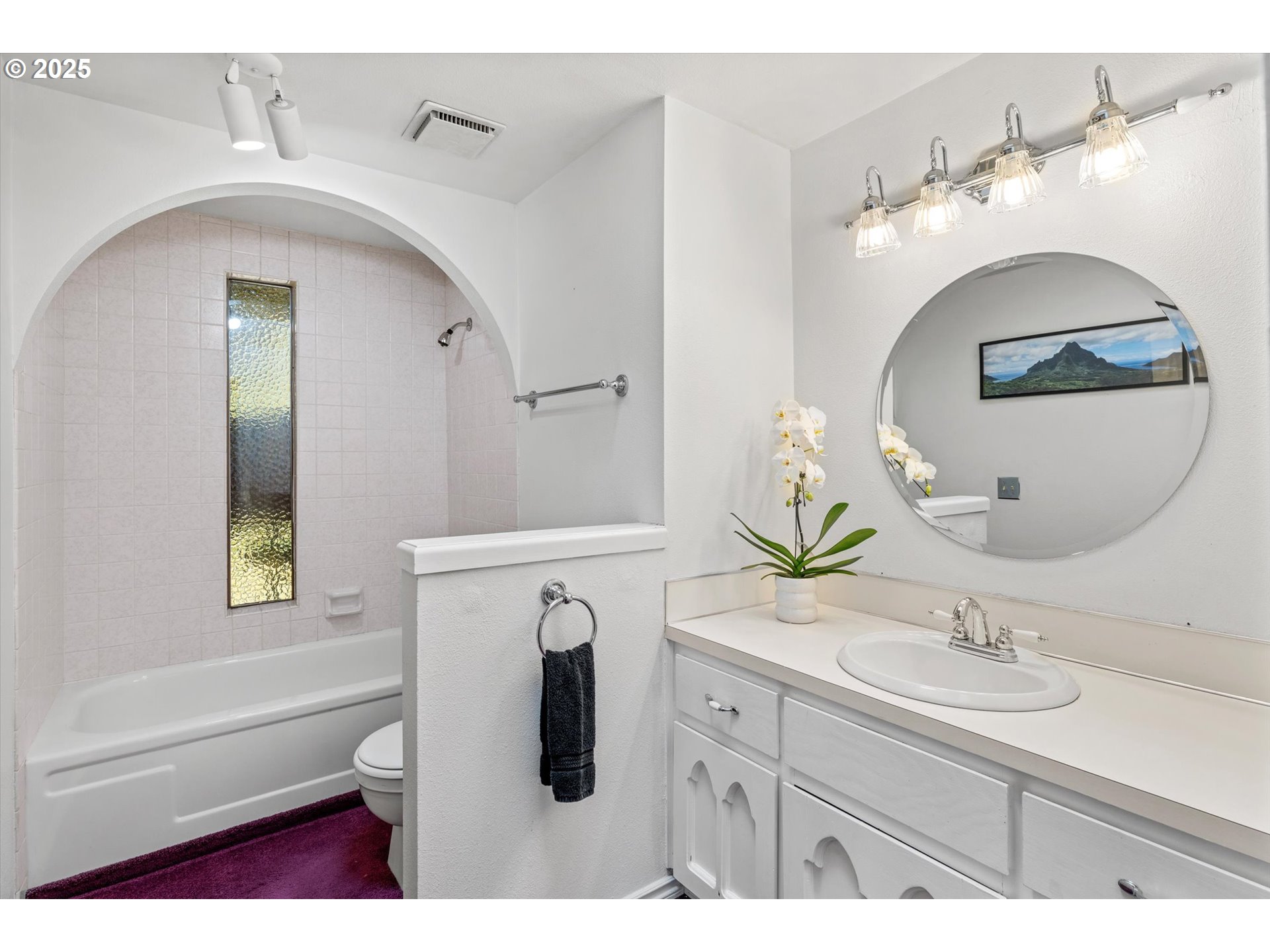 756 Southeast 27th Street Gresham, OR 97080 - Photo 24 of 46 a bathroom with a sink and a mirror