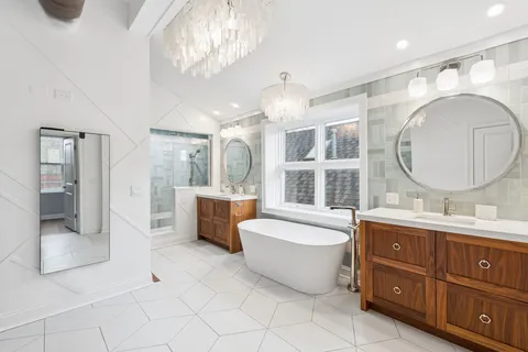 $1,995,000 | 3139 North Clifton Avenue, Chicago, IL 60657