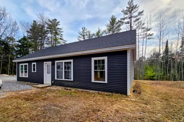 $334,900 | 976 Park Street, Paris, ME 04281