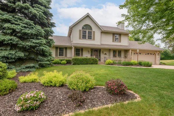 $499,900 | W160N10664 Fieldstone Pass, Germantown, WI 53022