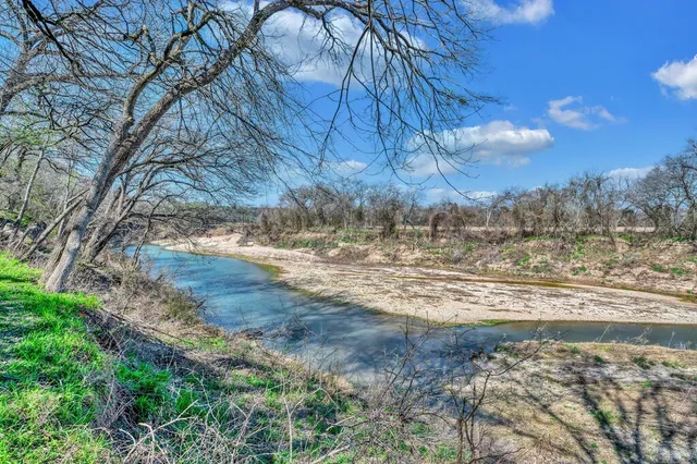 $395,000 | 969 Rivercrest Road, Valley Mills, TX 76689