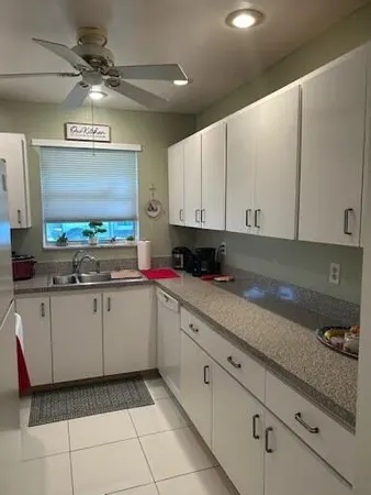 $110,000 | 201 Country Lane, Unit B, Boynton Beach, FL 33435