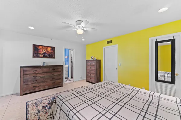 $110,000 | 201 Country Lane, Unit B, Boynton Beach, FL 33435