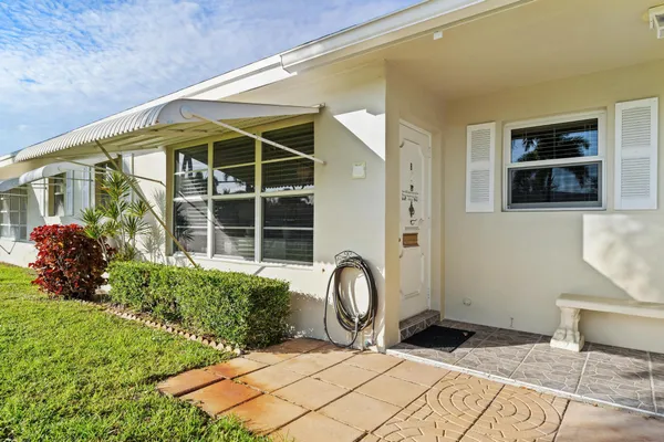 $110,000 | 201 Country Lane, Unit B, Boynton Beach, FL 33435