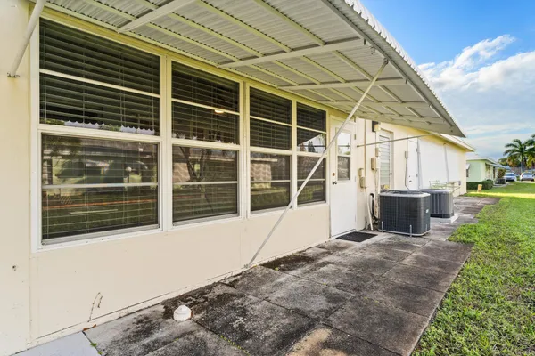 $110,000 | 201 Country Lane, Unit B, Boynton Beach, FL 33435