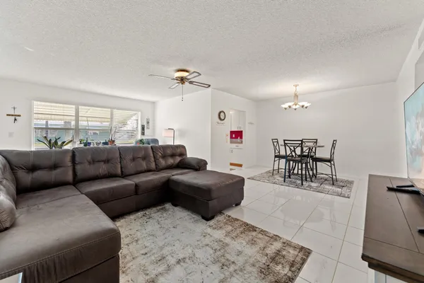 $110,000 | 201 Country Lane, Unit B, Boynton Beach, FL 33435