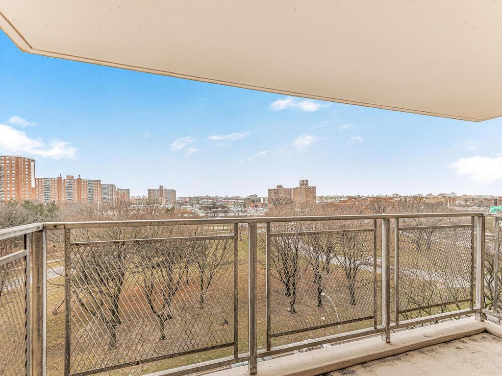 920 Metcalf Avenue, Unit 7G Bronx, NY 10473 - Photo 1 of 1