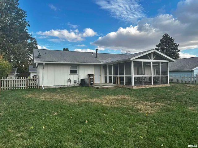 $132,000 | 17 Merrygrove Drive, Jacksonville, IL 62650