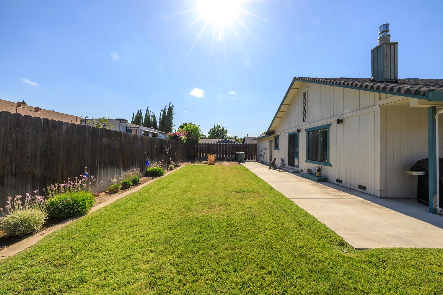 1647 Running Ceres, CA 95307 - Photo 41 of 55