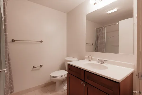 $1,800 | 208 West Water Street, Syracuse, NY 13202