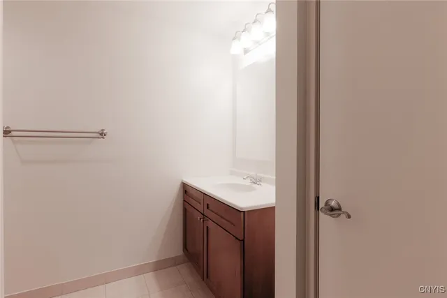 $1,800 | 208 West Water Street, Syracuse, NY 13202