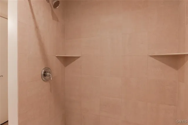 $1,800 | 208 West Water Street, Syracuse, NY 13202