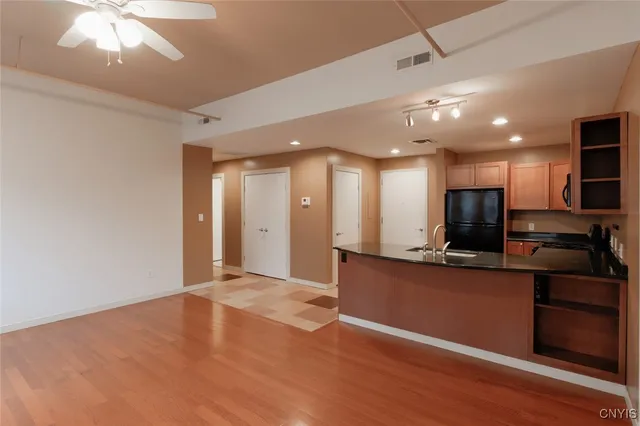 $1,800 | 208 West Water Street, Syracuse, NY 13202