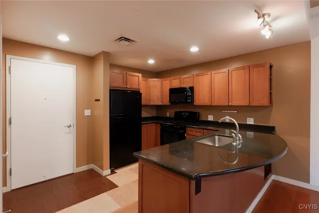 $1,800 | 208 West Water Street, Syracuse, NY 13202