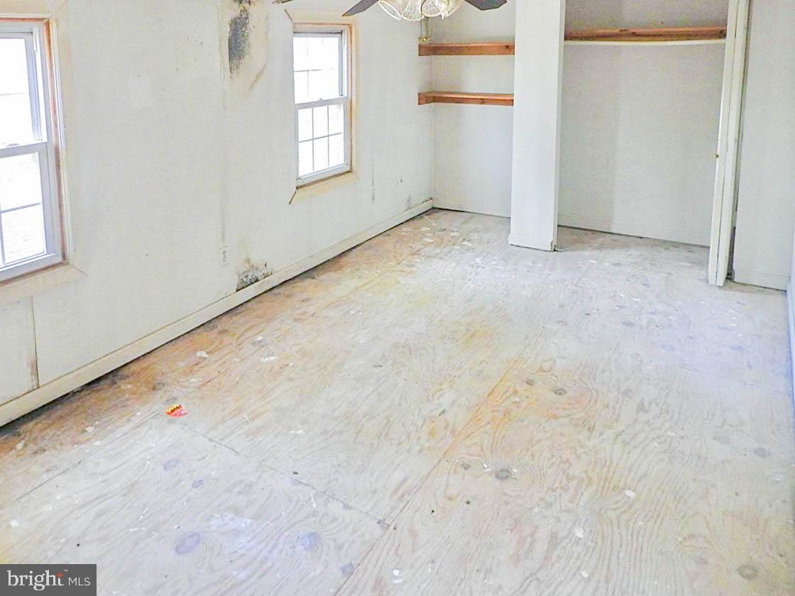 905 Springfield Road Aldan, PA 19018 - Photo 11 of 32