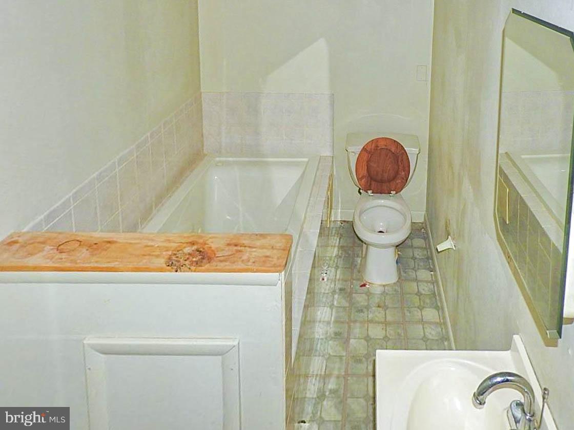 905 Springfield Road Aldan, PA 19018 - Photo 13 of 32