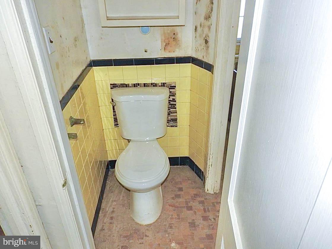 905 Springfield Road Aldan, PA 19018 - Photo 19 of 32