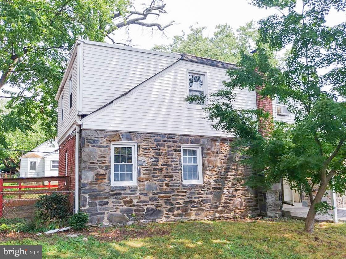 905 Springfield Road Aldan, PA 19018 - Photo 4 of 32