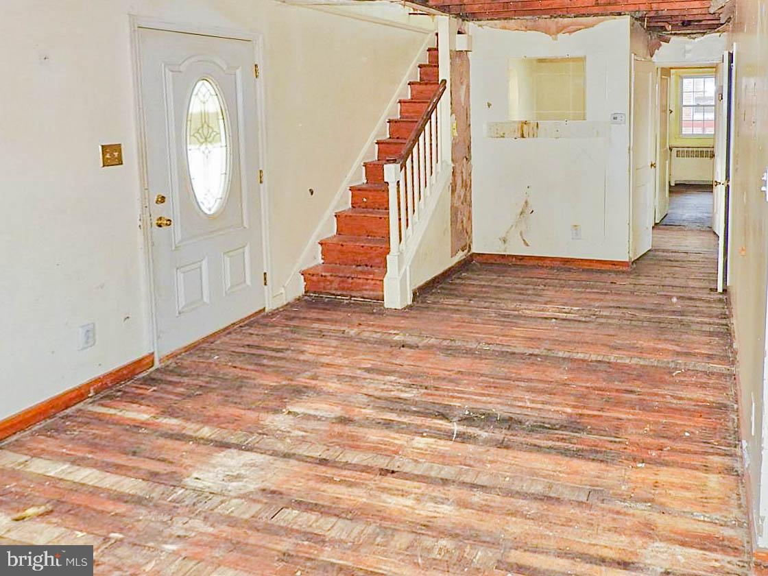 905 Springfield Road Aldan, PA 19018 - Photo 5 of 32