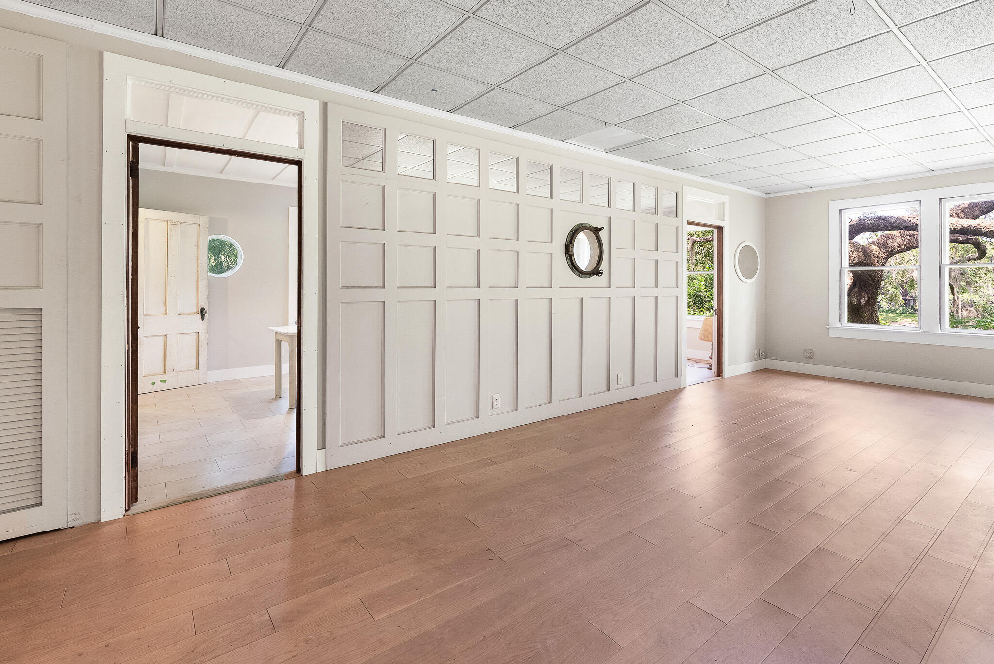 2180 Wappoo Hall Road Charleston, SC 29412 - Photo 19 of 46 Toolbox_WappooHouse_5