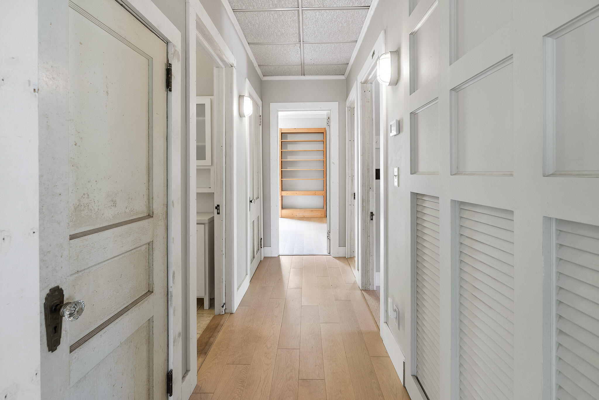 2180 Wappoo Hall Road Charleston, SC 29412 - Photo 27 of 46 Toolbox_WappooHouse_9