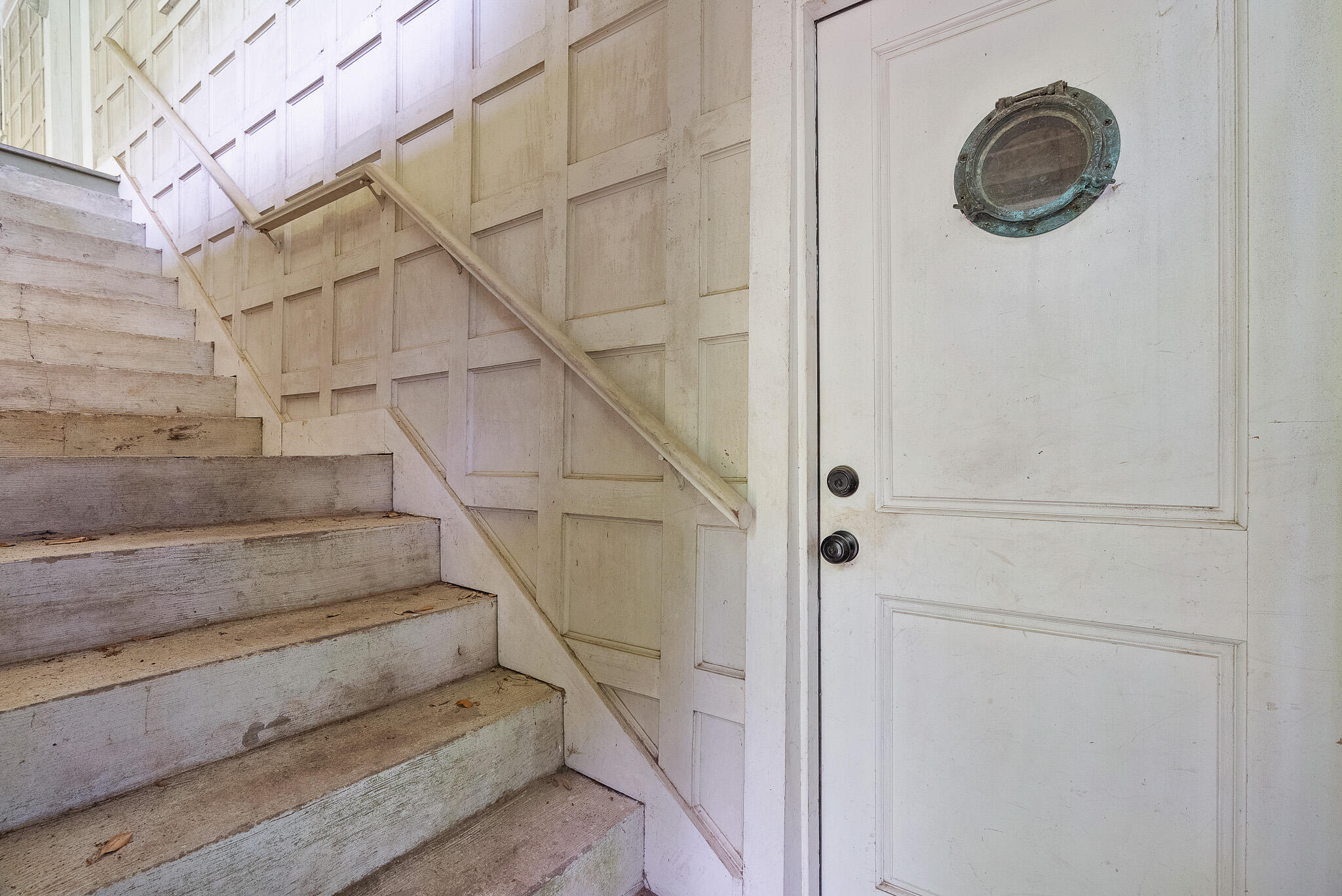 2180 Wappoo Hall Road Charleston, SC 29412 - Photo 35 of 46 Toolbox_WappooHouse_19