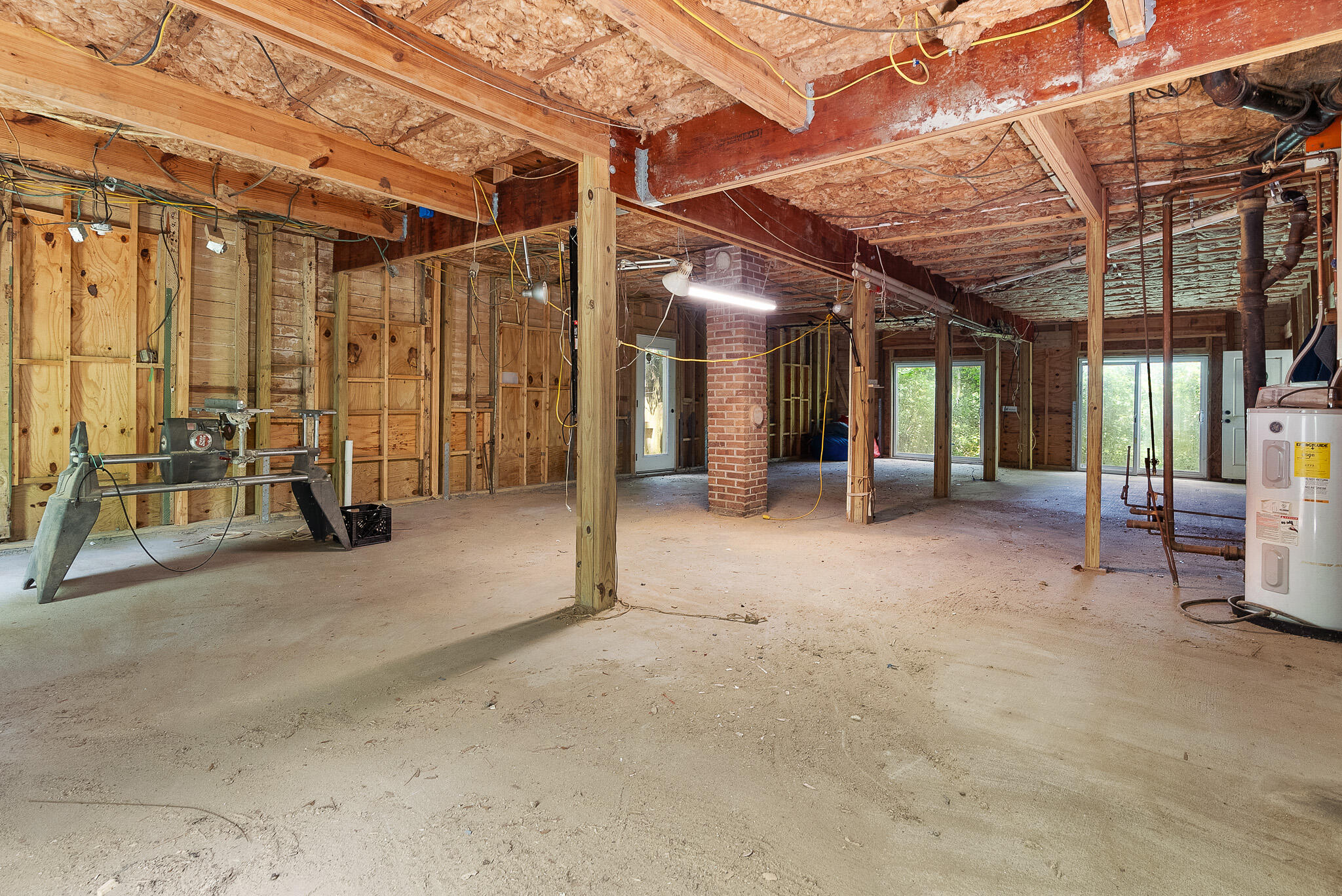 2180 Wappoo Hall Road Charleston, SC 29412 - Photo 36 of 46 Toolbox_WappooHouse_20