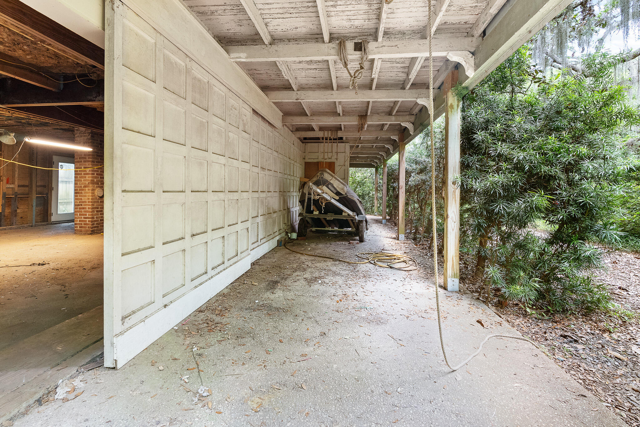 2180 Wappoo Hall Road Charleston, SC 29412 - Photo 38 of 46 Toolbox_WappooHouse_22