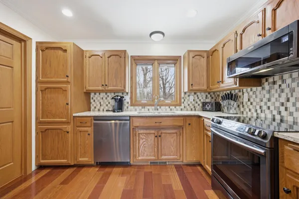 $550,000 | 1355 Cossette Drive, Fargo, ND 58104