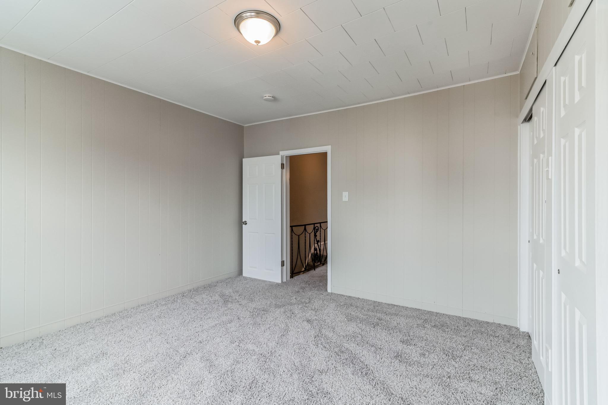 226 Avon Road Upper Darby, PA 19082 - Photo 22 of 33