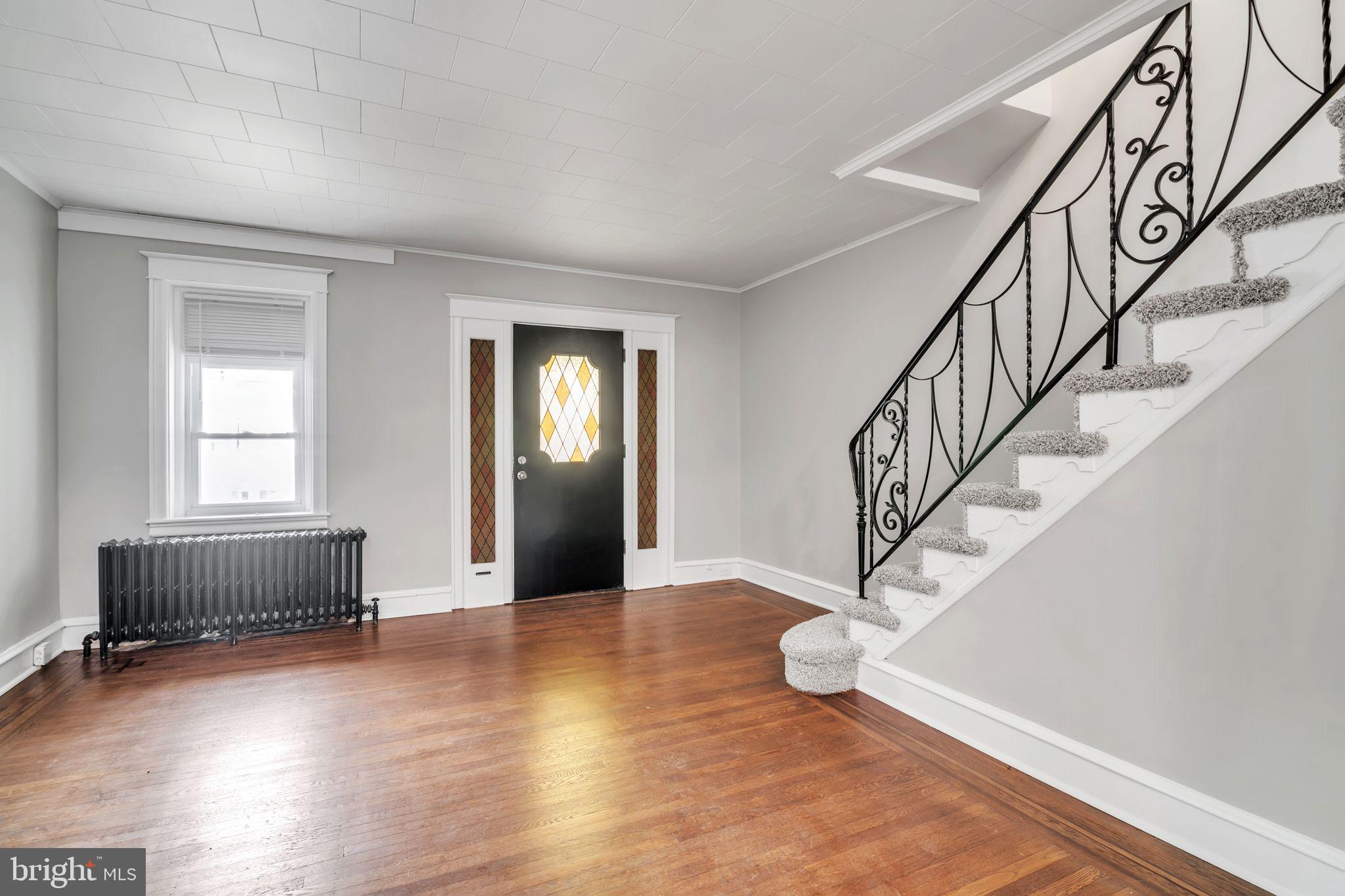 226 Avon Road Upper Darby, PA 19082 - Photo 5 of 33