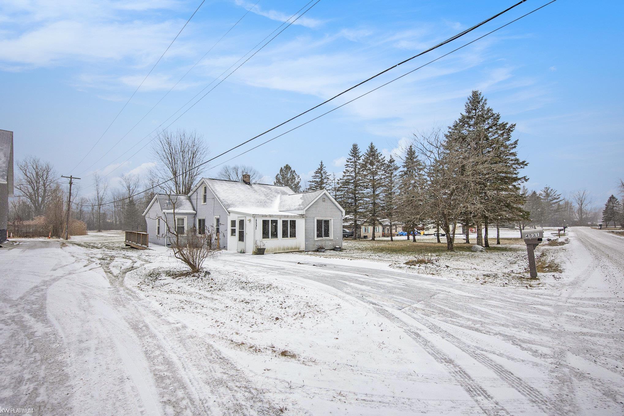 4531 Fish Road Smiths Creek, MI 48074 - Photo 3 of 18 50164524-a6ef527d-3e54-4032-b4aa-157cd60f4ba3.JPG
