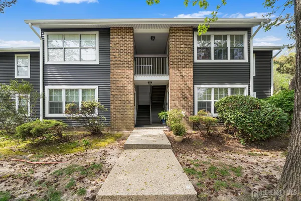 $260,000 | 8 Lafayette Court, North Brunswick, NJ 08902