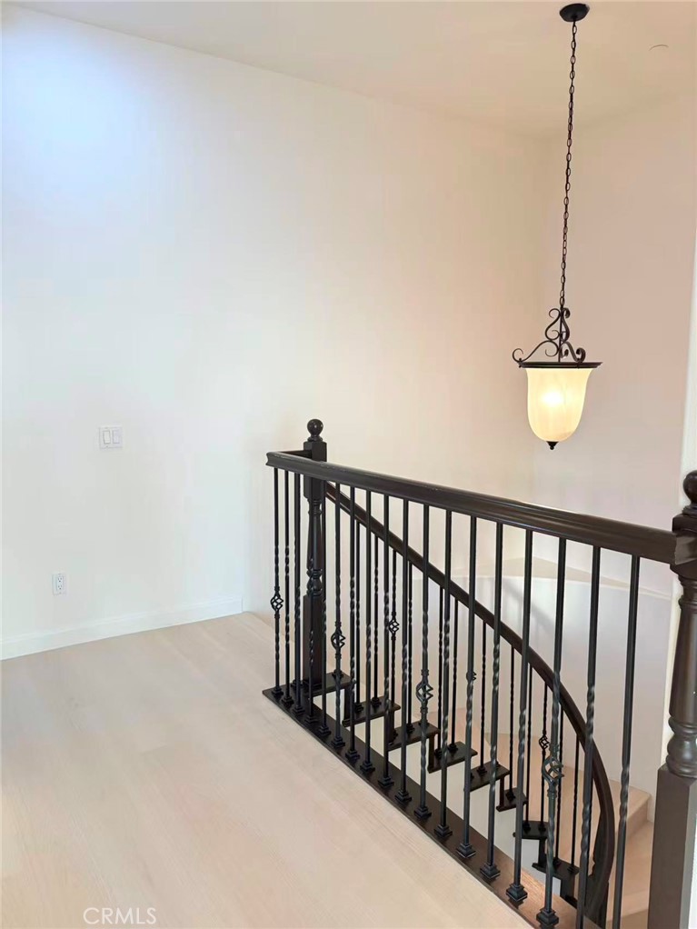 564 Vía Pueblo Riverside, CA 92507 - Photo 14 of 36 a view of hallway with windows
