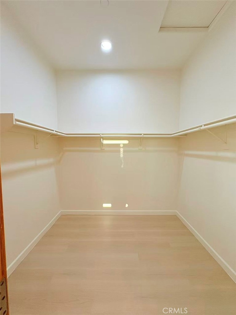 564 Vía Pueblo Riverside, CA 92507 - Photo 27 of 36 a view of an empty room