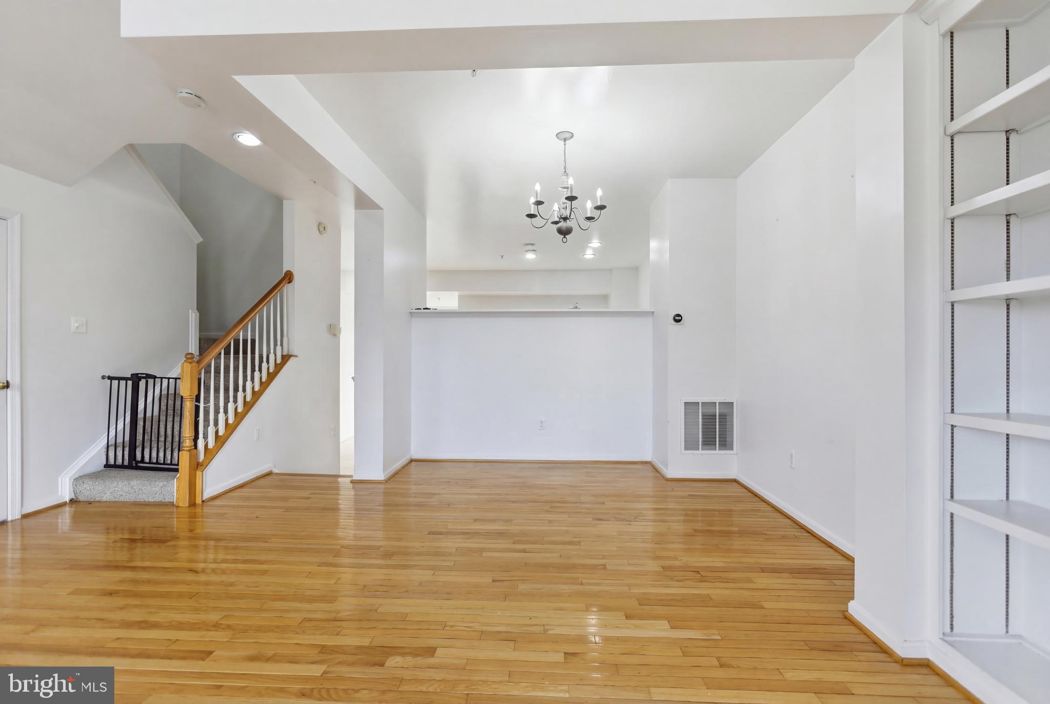 1629 Treetop View Terrace Silver Spring, MD 20904 - Photo 5 of 39