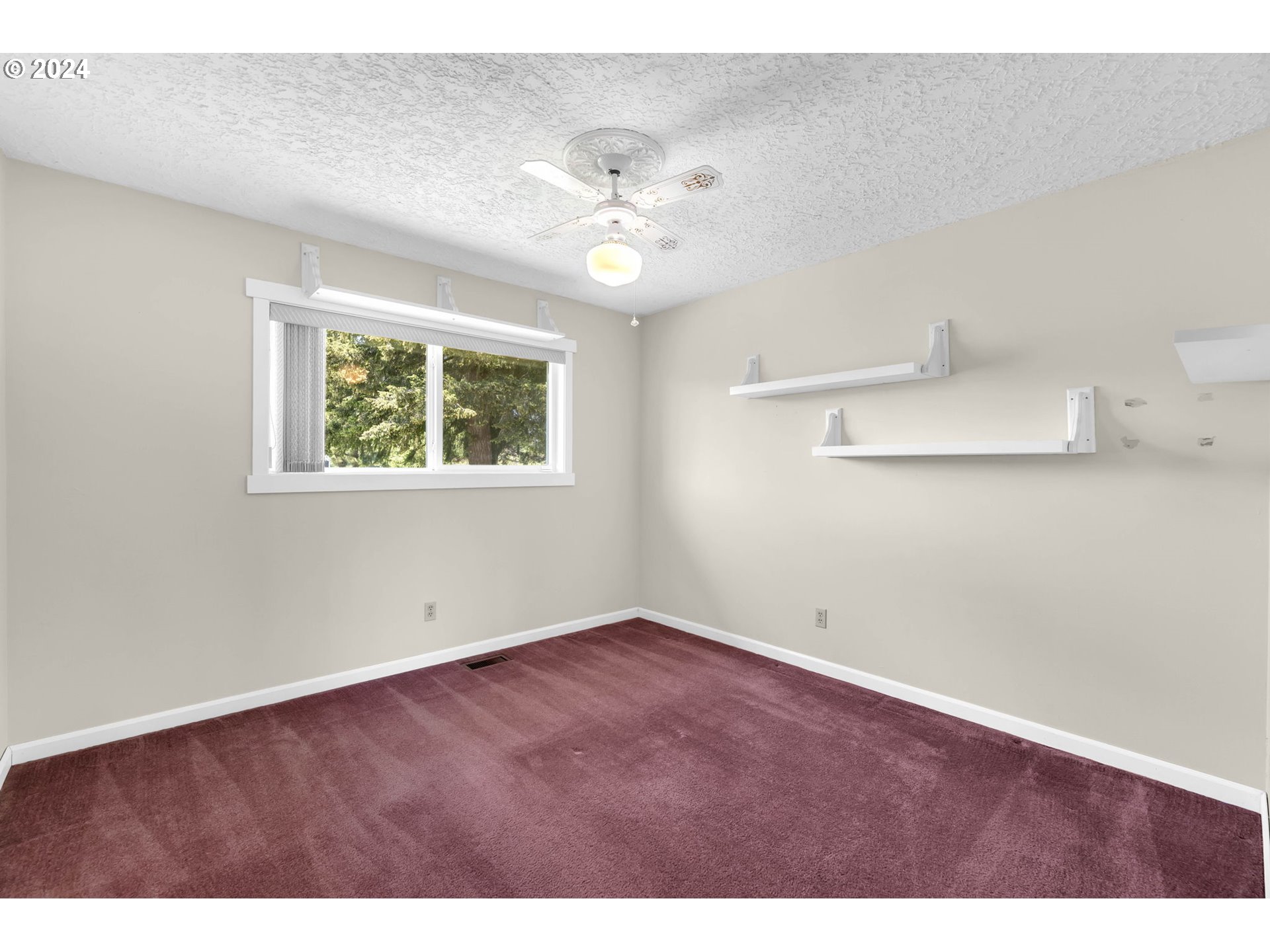 27309 Northeast 29th Avenue Ridgefield, WA 98642 - Photo 17 of 39 a view of an empty room with a window