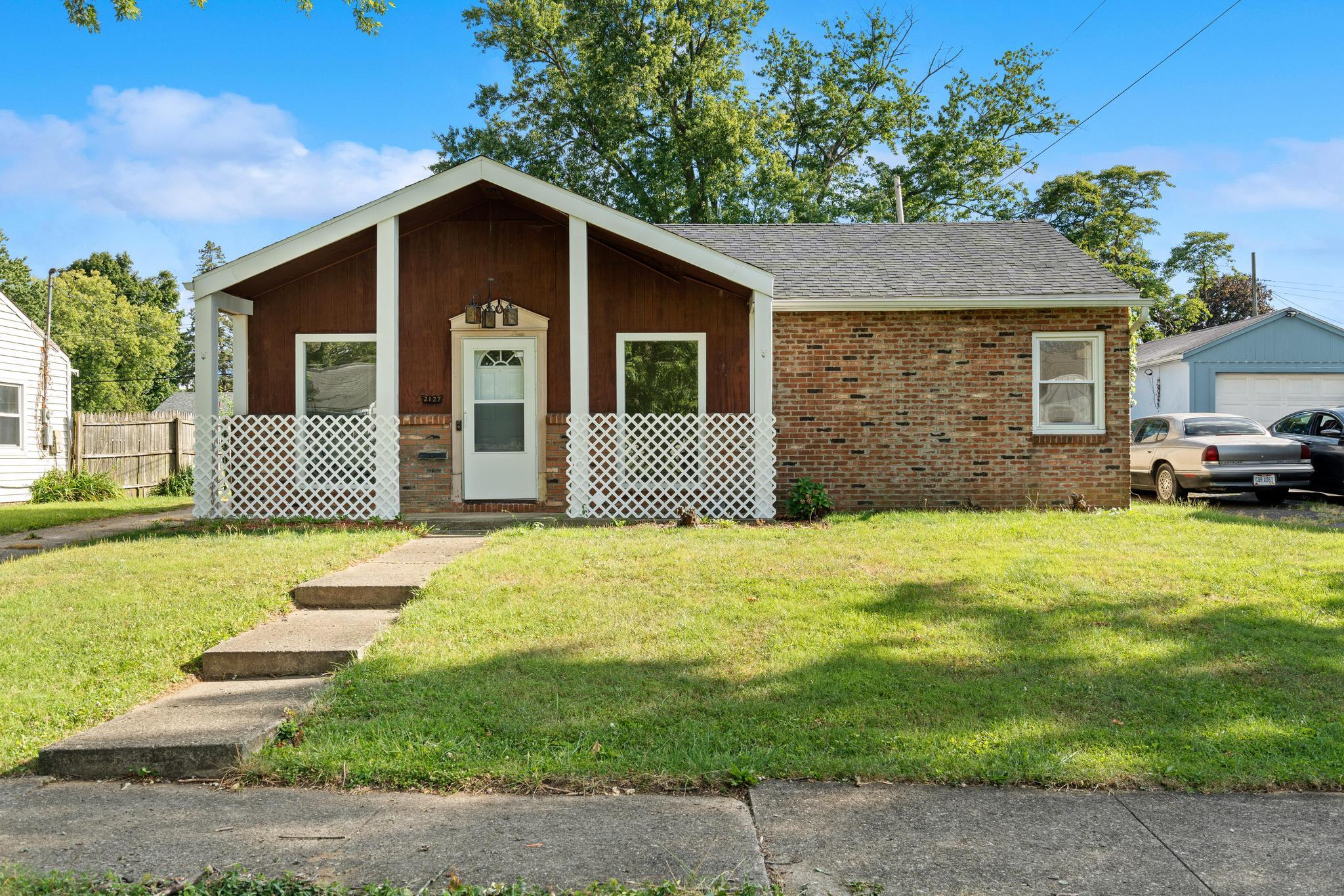 2127 South Hadley Road Springfield, OH 45505 - Photo 1 of 27 Gallery Image 1