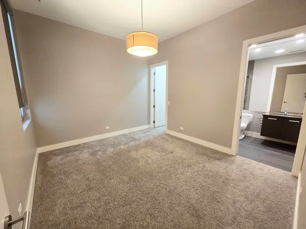 $7,500 | 1100 West Adams Street, Unit 3N, Chicago, IL 60607