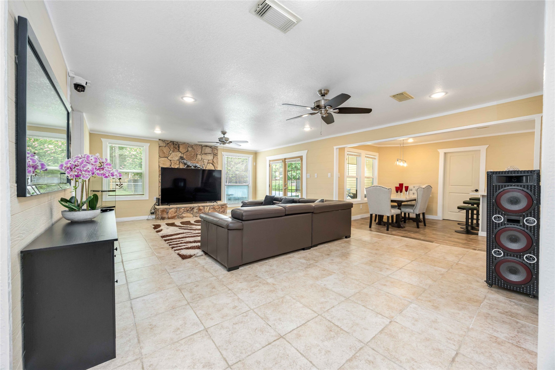 478 Brandon Road Conroe, TX 77302 - Photo 5 of 31 a living room with furniture and a flat screen tv