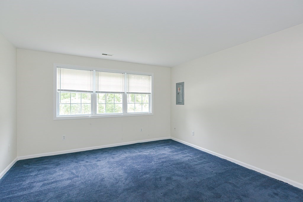 28 Aroostook Street Worcester, MA 01606 - Photo 20 of 40 an empty room with a window