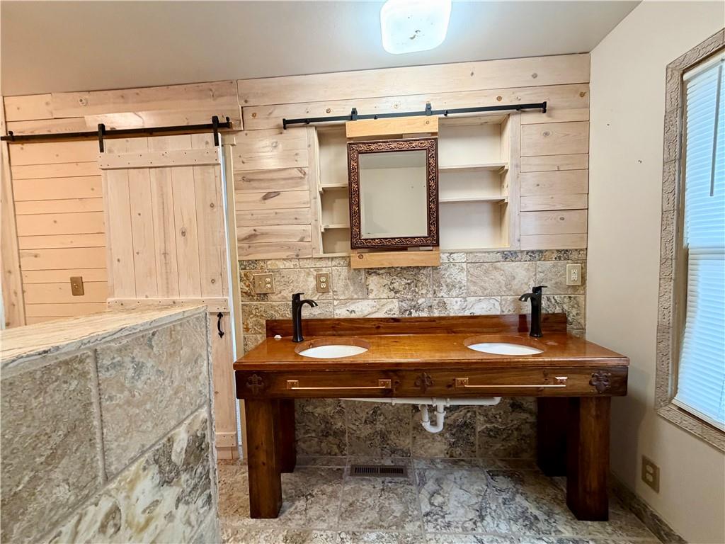 299 Lynn Street Dover, MO 64022 - Photo 15 of 26