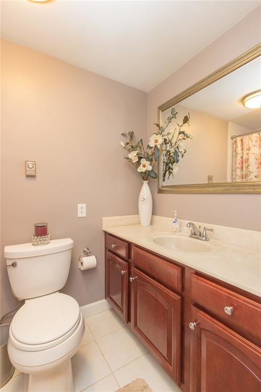 126 Temple Road Monaca, PA 15061 - Photo 13 of 22 Full main bath.....
